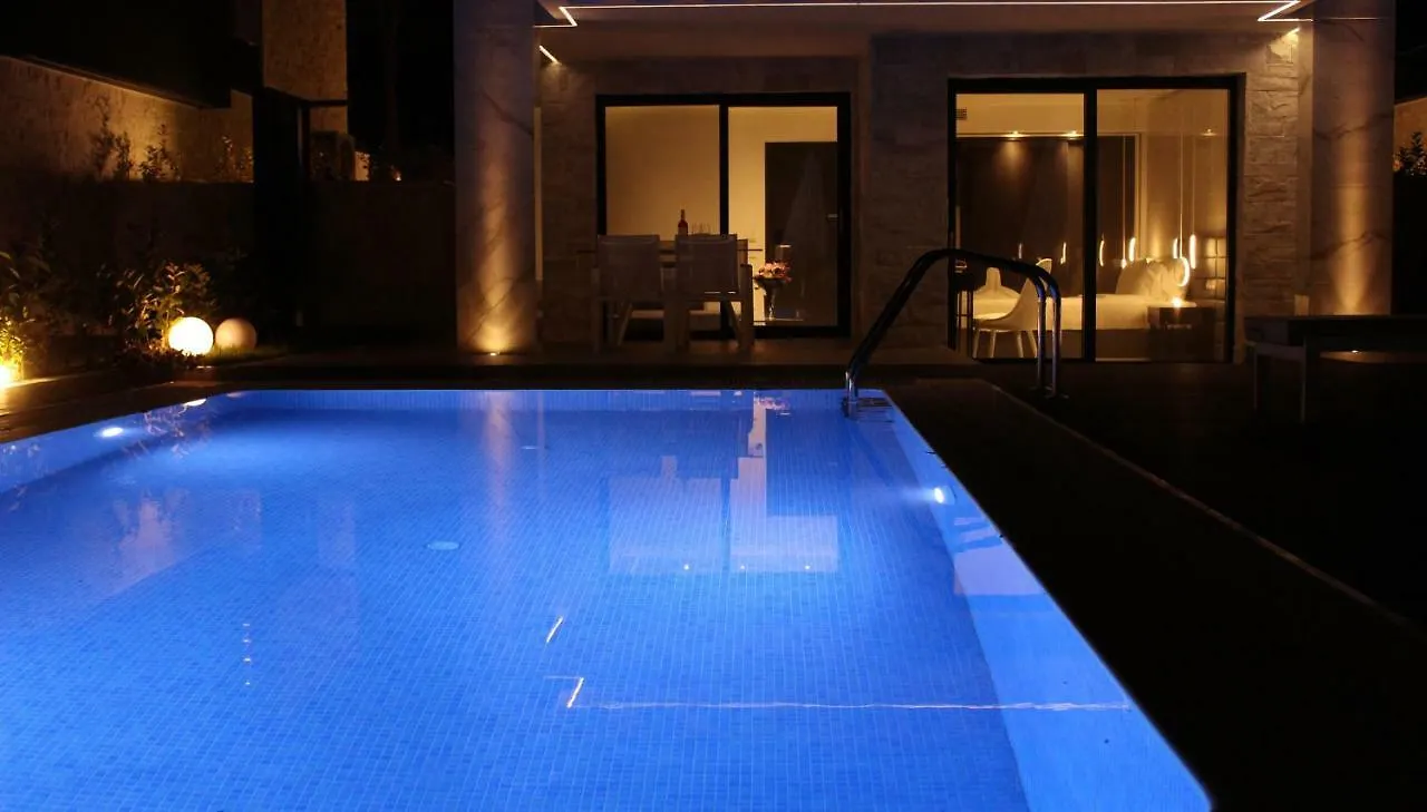 פוליכרונו Crystal Villas & Suites 0*,