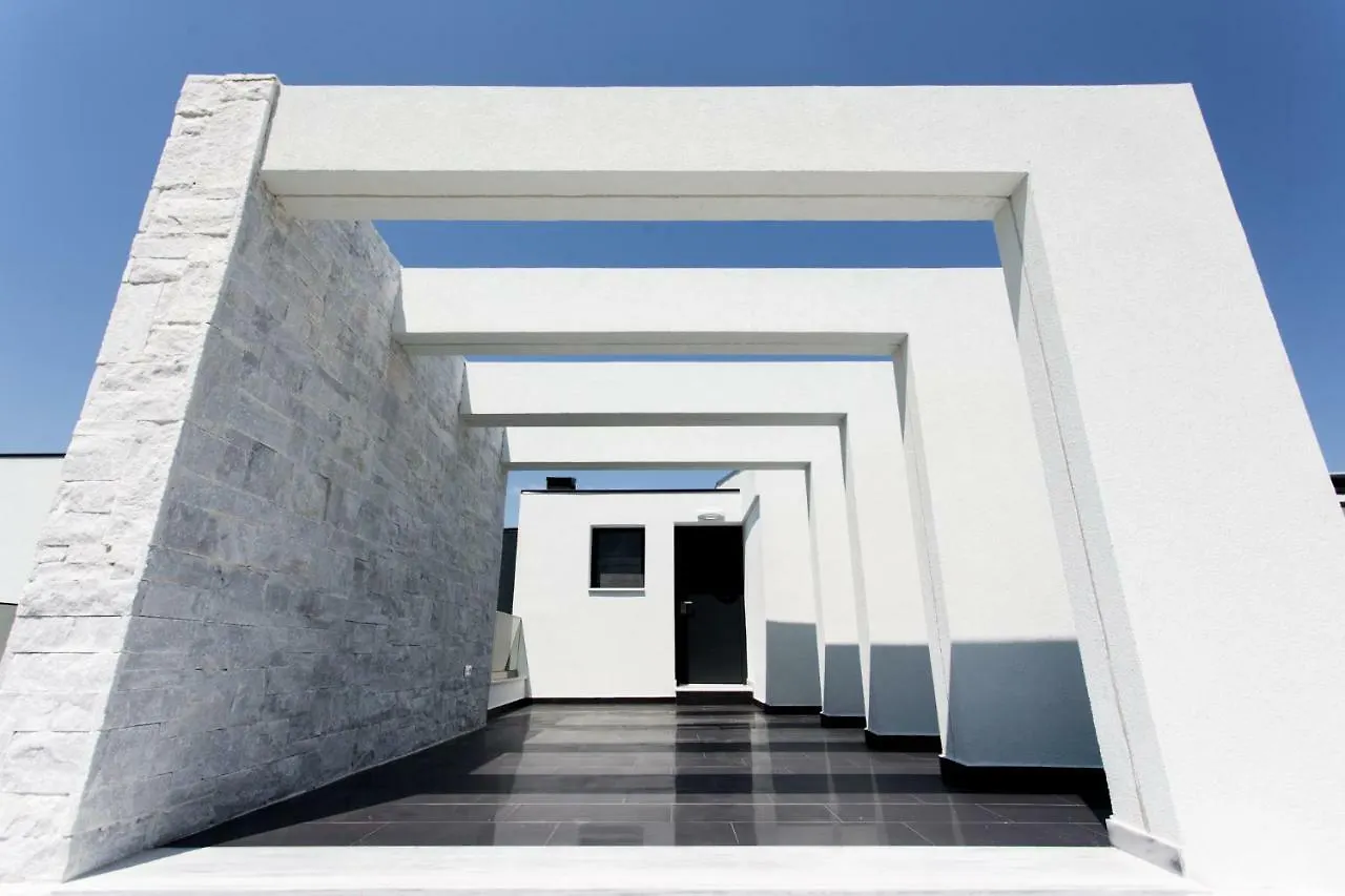 פוליכרונו Crystal Villas & Suites