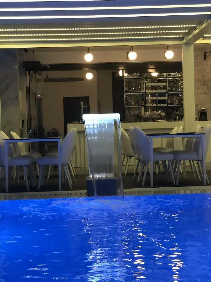 פוליכרונו Crystal Villas & Suites